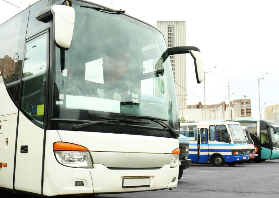Tips Mudik Naik Mobil Umum