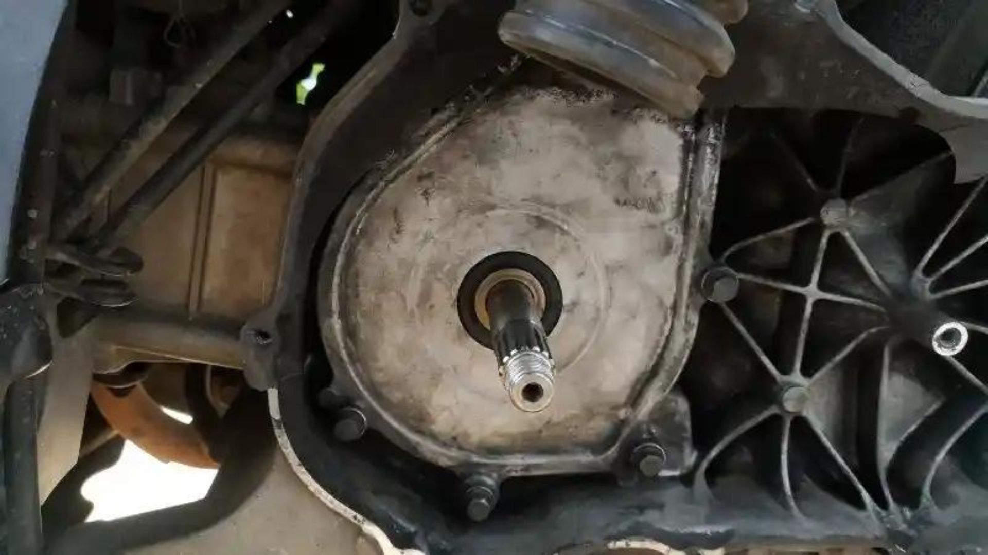 Seal Crankshaft Bocor? Ketahui Penyebab, Dampak dan Solusinya