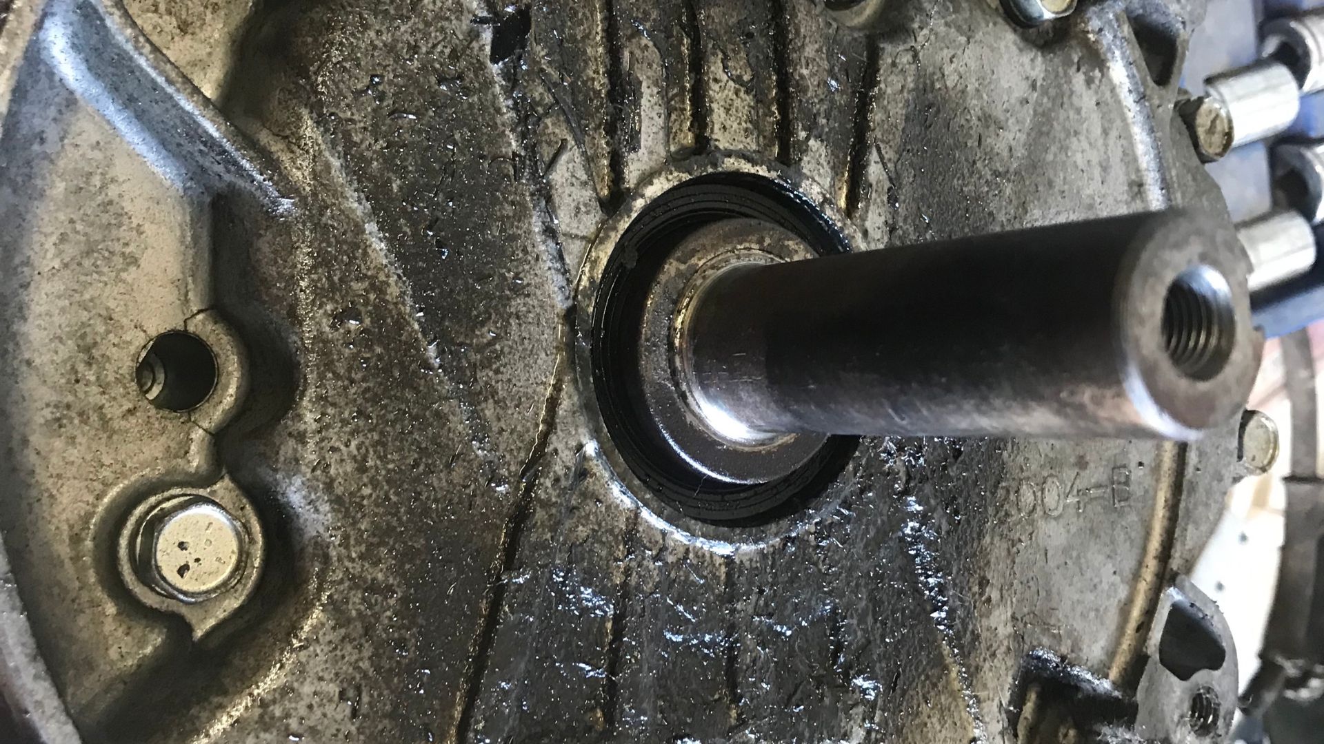 Seal Crankshaft Bocor? Ketahui Penyebab, Dampak dan Solusinya