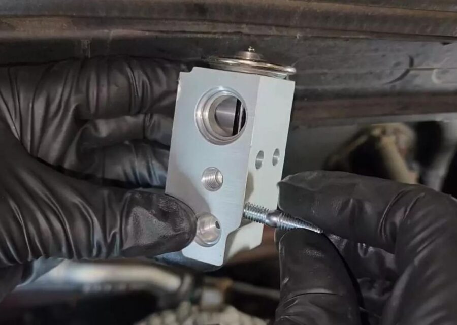 Ekspansi AC Mobil