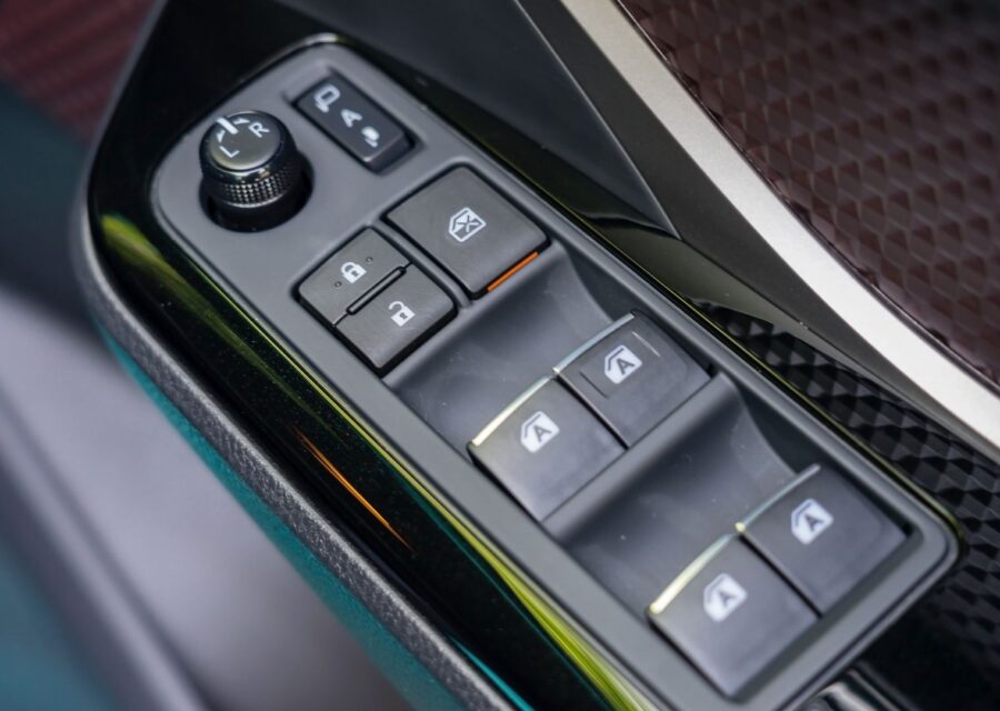 Power Window Mobil Macet