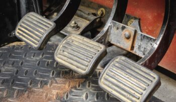 pedal kopling mobil